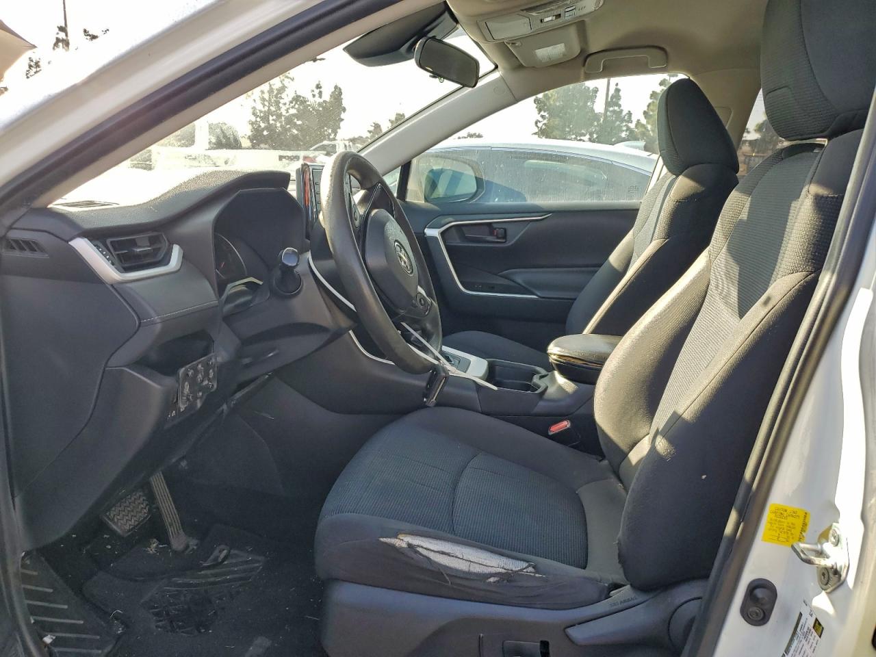 2019 TOYOTA RAV4 LE photo 7