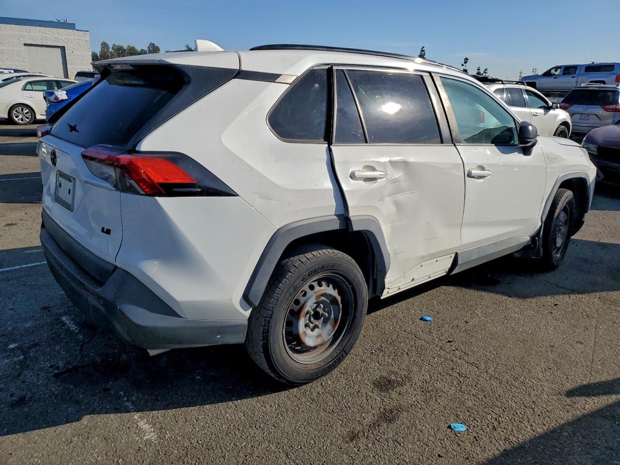 2019 TOYOTA RAV4 LE photo 3