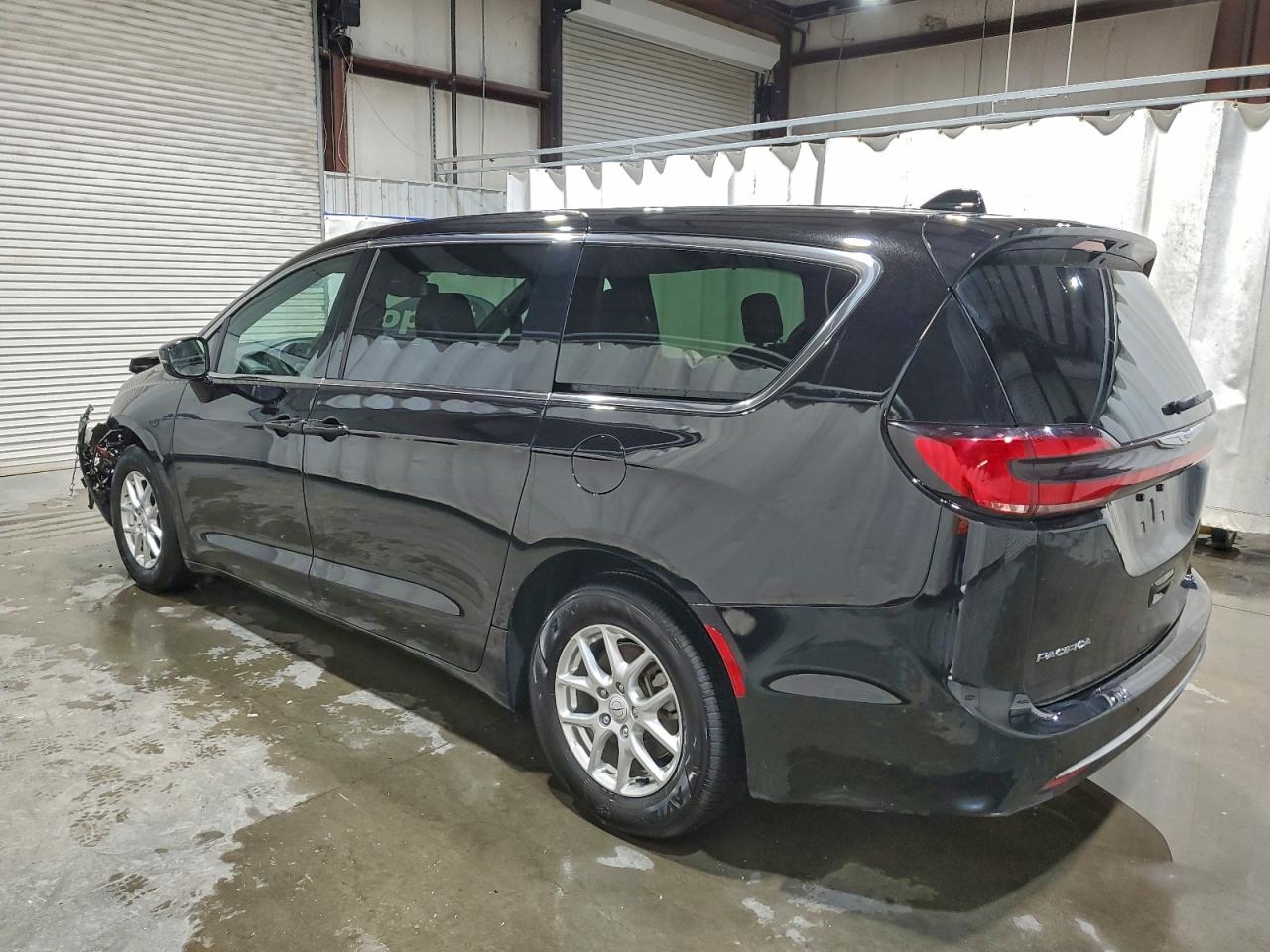 2025 CHRYSLER PACIFICA SELECT photo 2