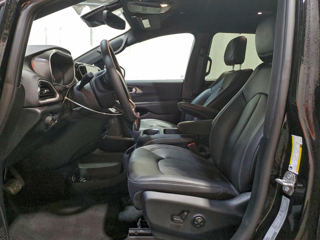 2025 CHRYSLER PACIFICA SELECT photo 7