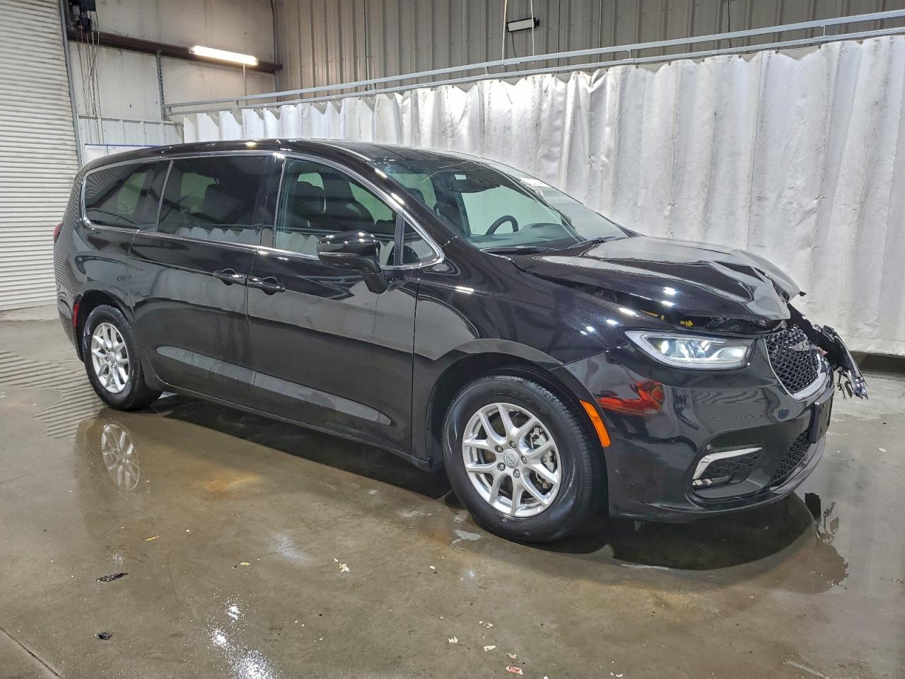2025 CHRYSLER PACIFICA SELECT photo 4