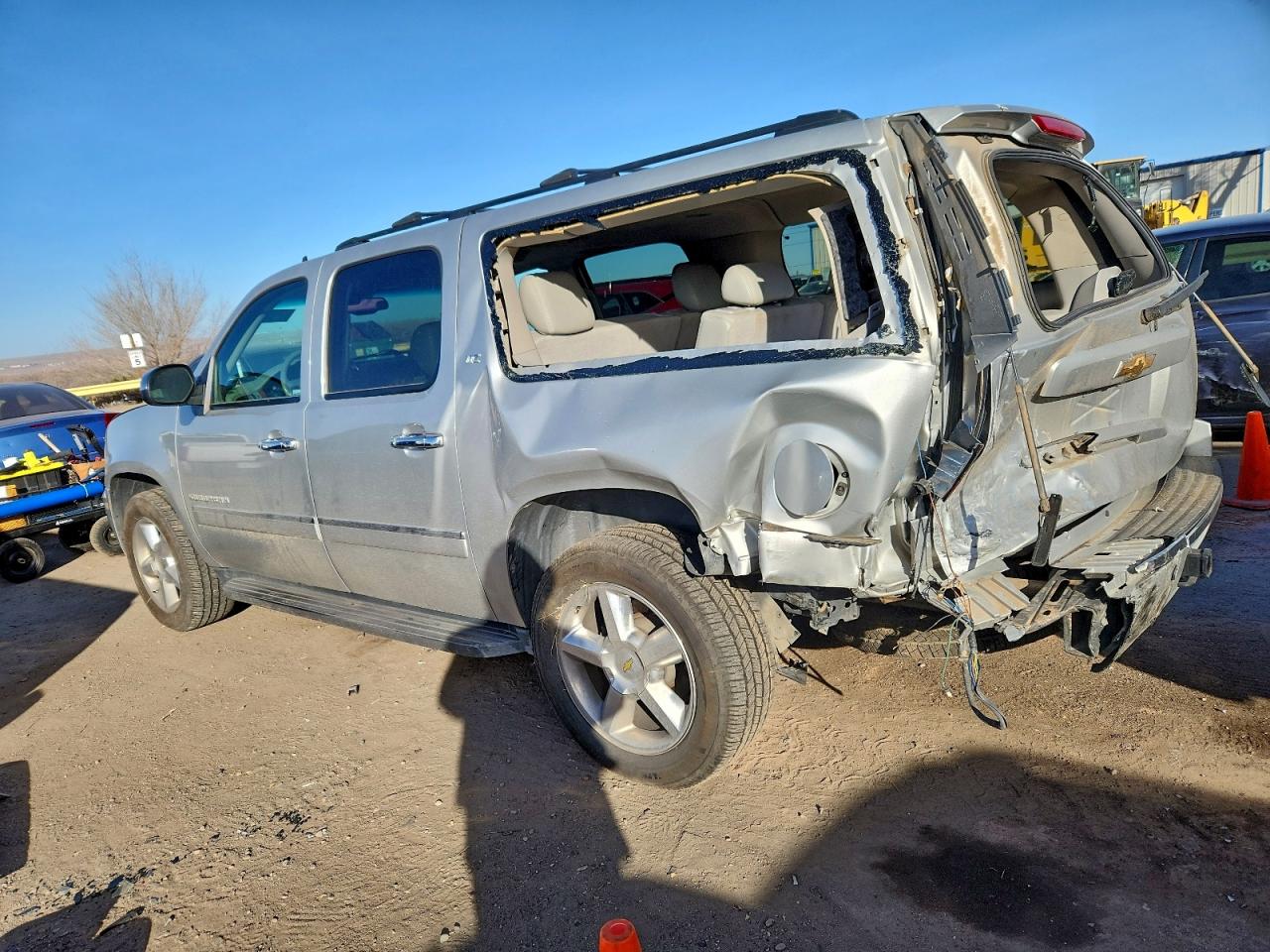 2011 CHEVROLET SUBURBAN K1500 LTZ photo 2