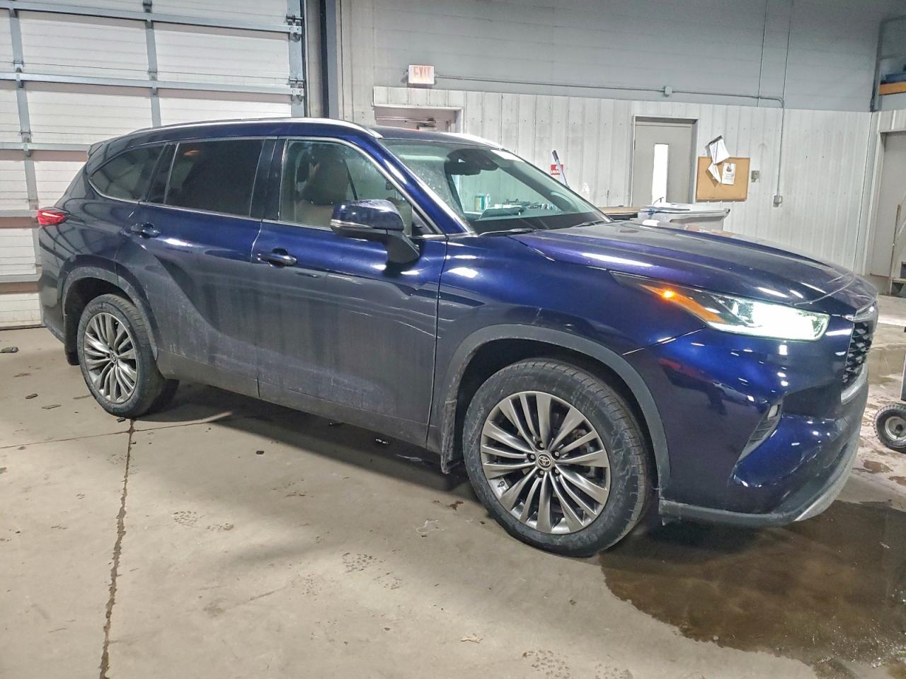 2021 TOYOTA HIGHLANDER PLATINUM photo 4