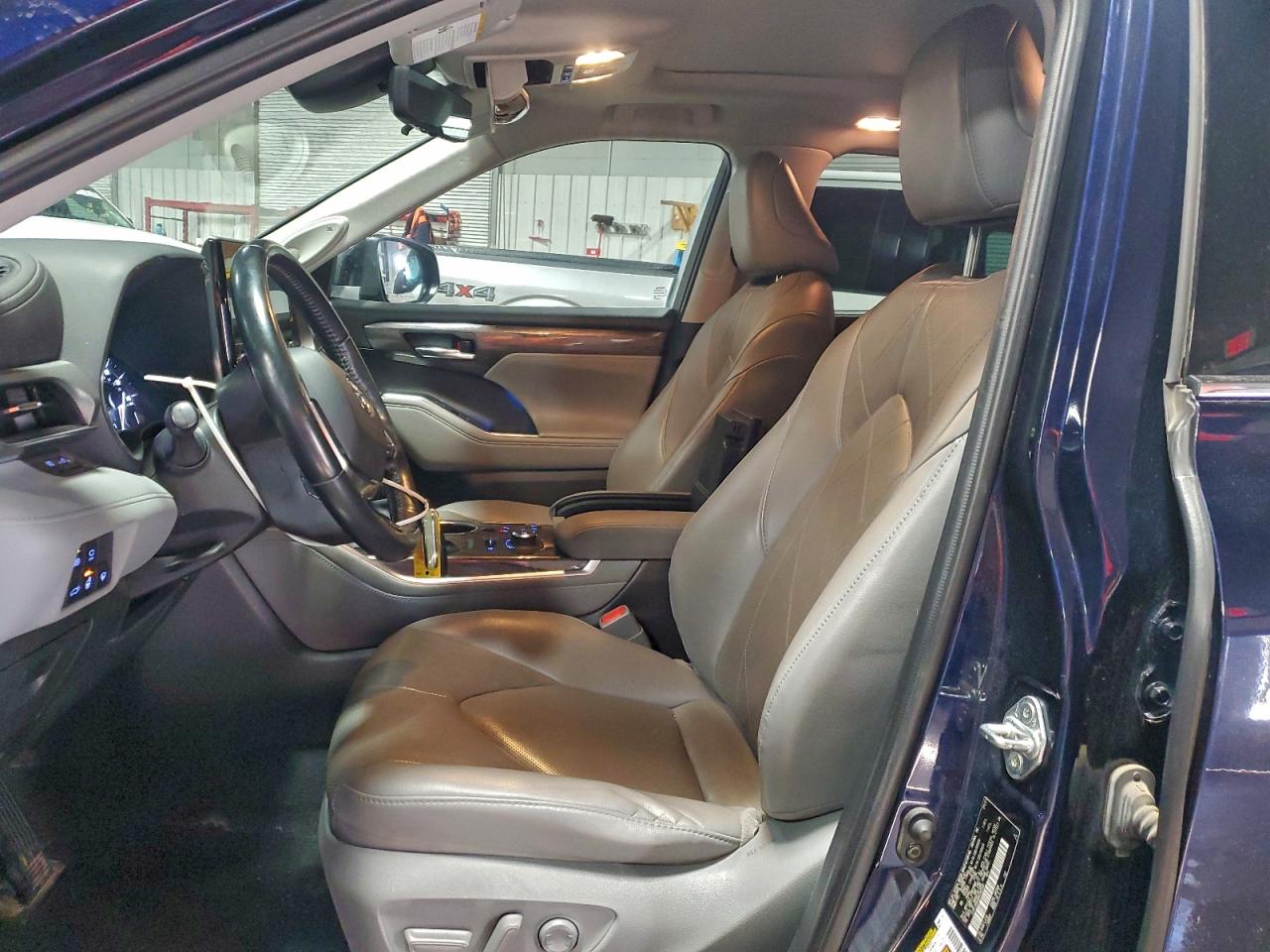 2021 TOYOTA HIGHLANDER PLATINUM photo 7