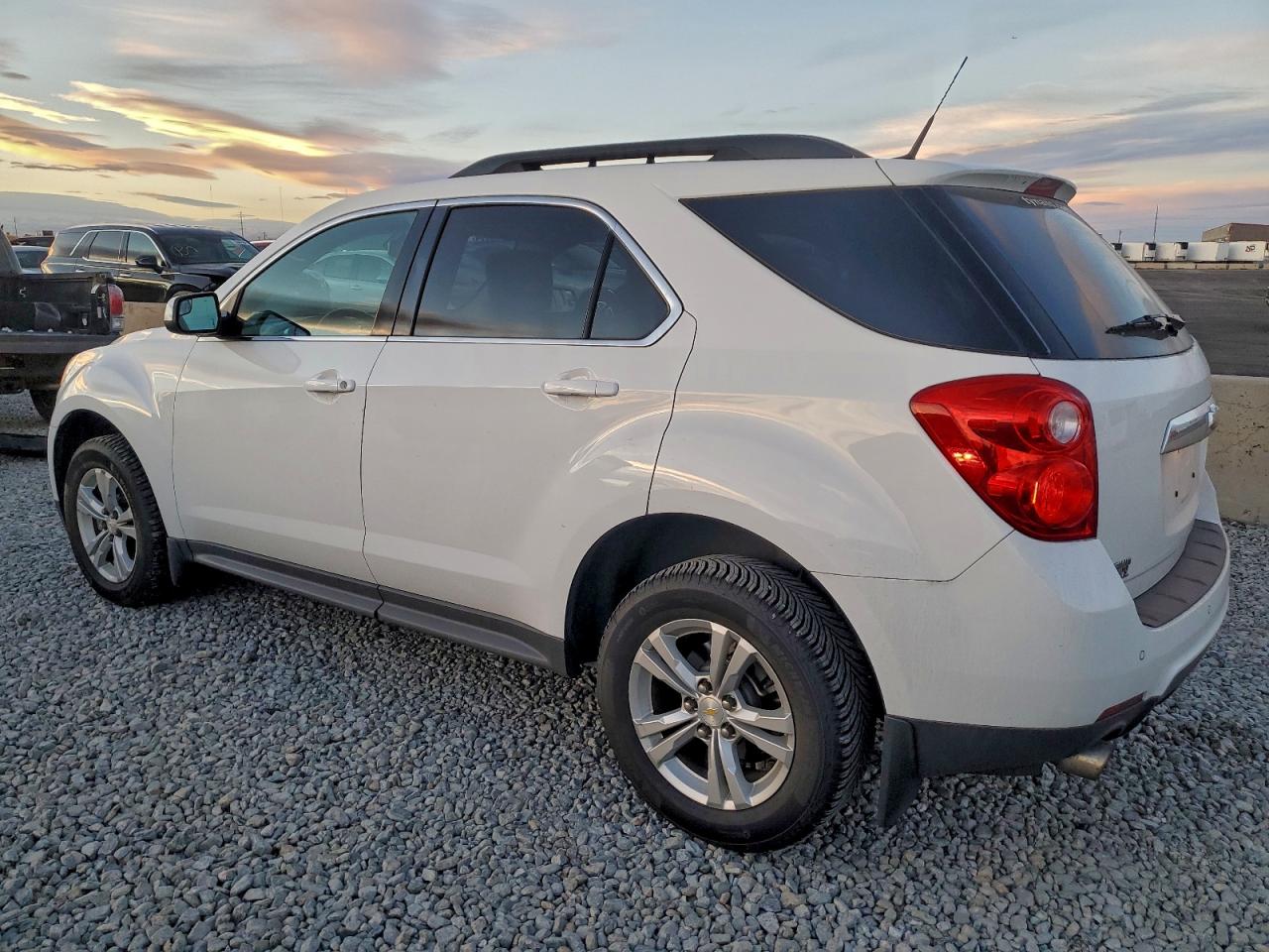 2013 CHEVROLET EQUINOX LT photo 2