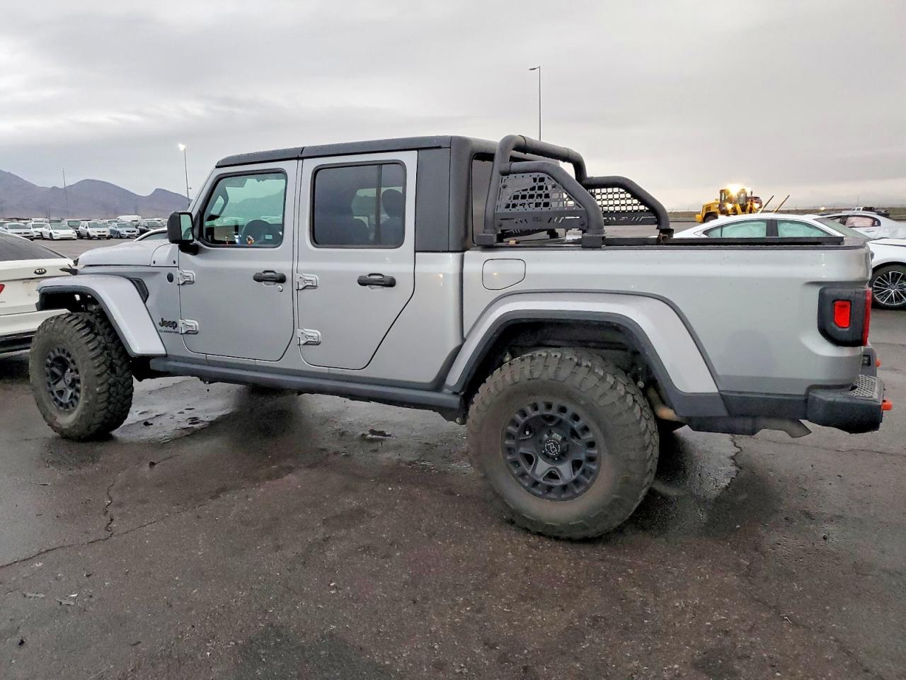 2021 JEEP GLADIATOR SPORT photo 2