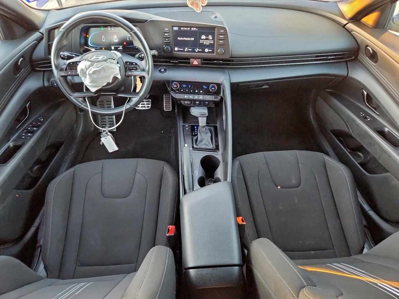 2025 HYUNDAI ELANTRA SEL SPORT photo 8