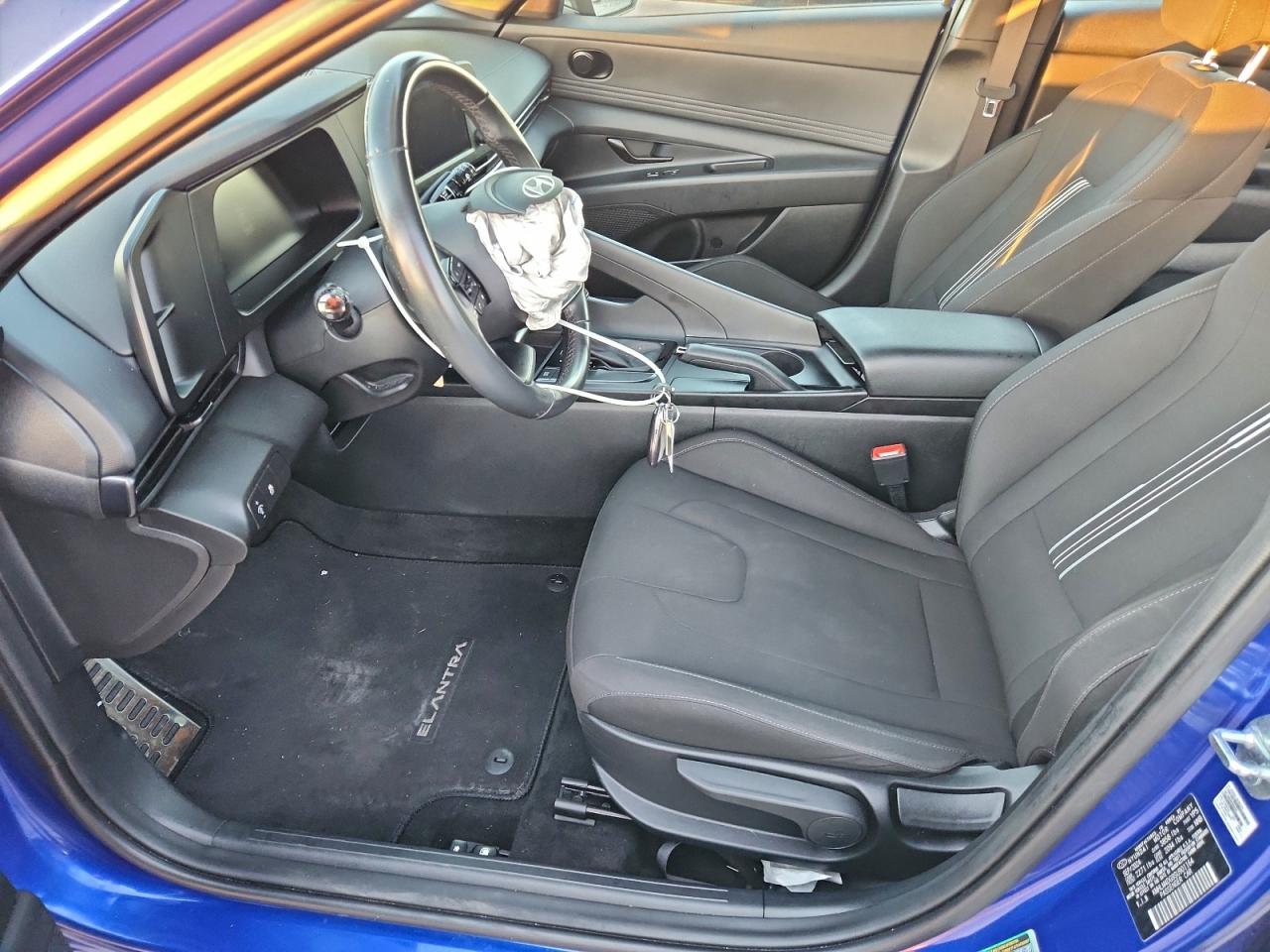 2025 HYUNDAI ELANTRA SEL SPORT photo 7
