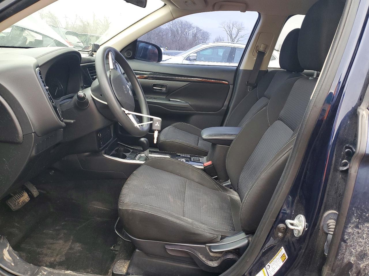 2019 MITSUBISHI OUTLANDER SE photo 7