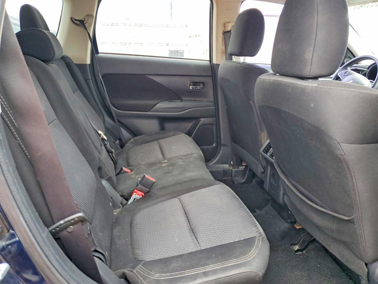 2019 MITSUBISHI OUTLANDER SE photo 11