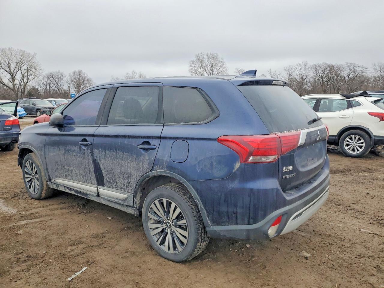 2019 MITSUBISHI OUTLANDER SE photo 2