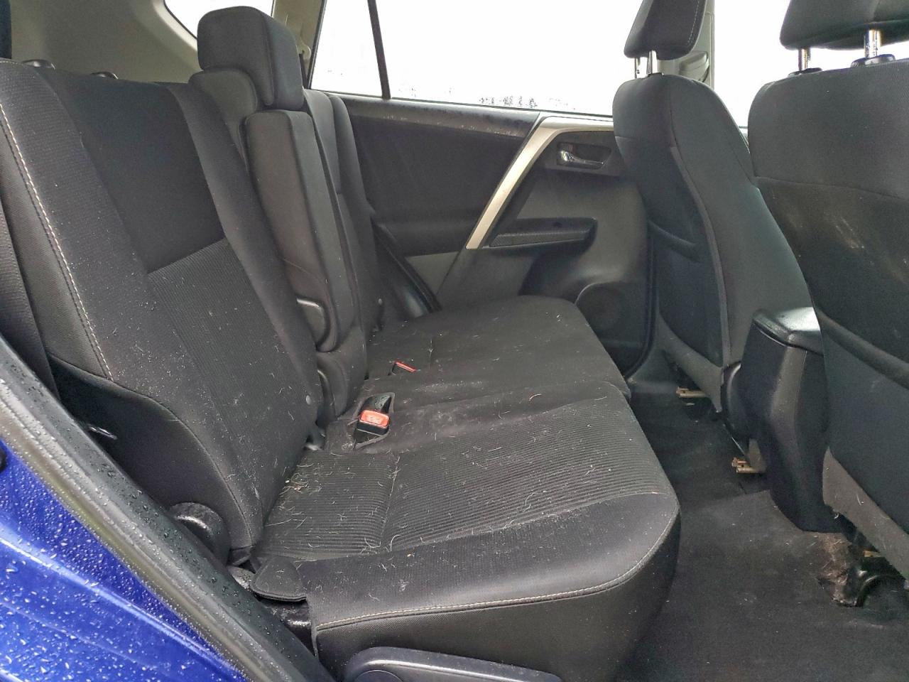 2015 TOYOTA RAV4 XLE photo 11