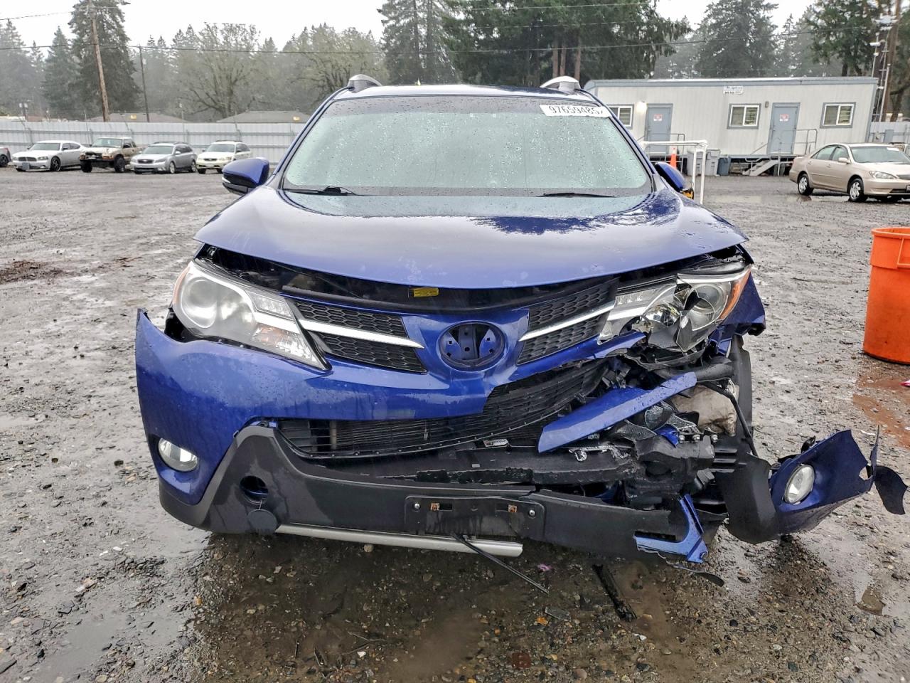 2015 TOYOTA RAV4 XLE photo 5