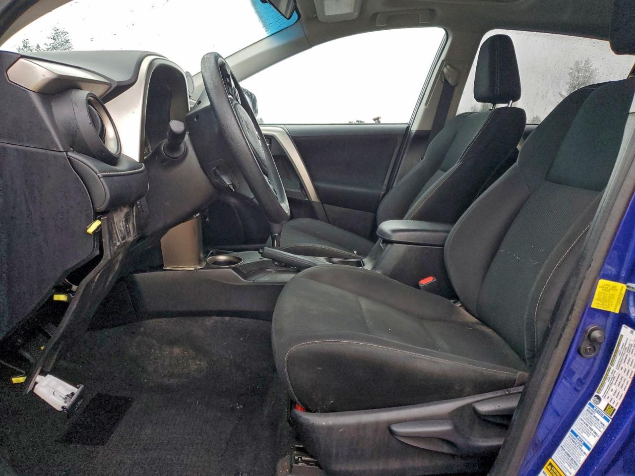 2015 TOYOTA RAV4 XLE photo 7