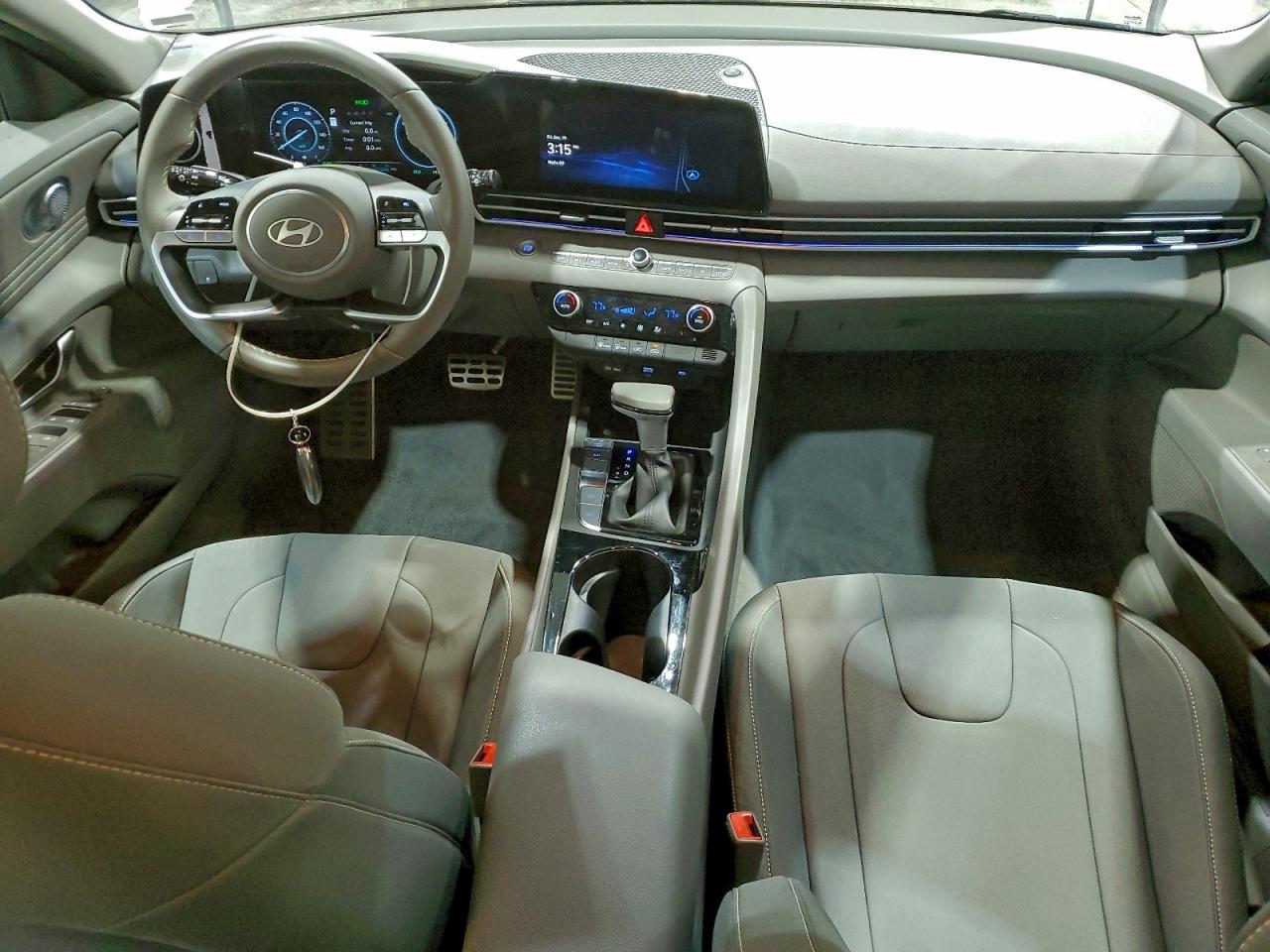2025 HYUNDAI ELANTRA BLUE photo 8