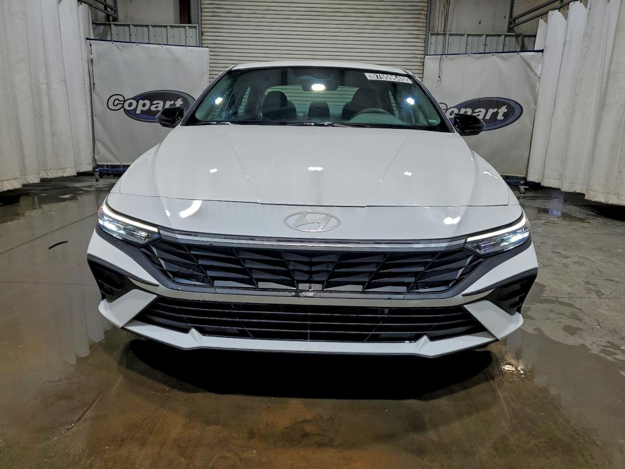 2025 HYUNDAI ELANTRA BLUE photo 5
