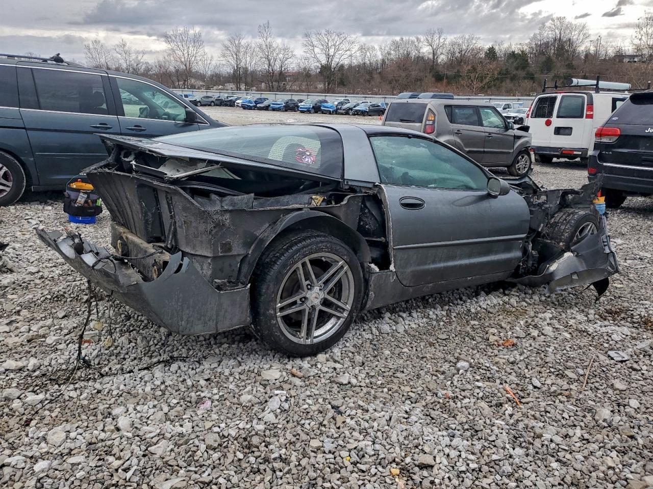 2004 CHEVROLET CORVETTE photo 3