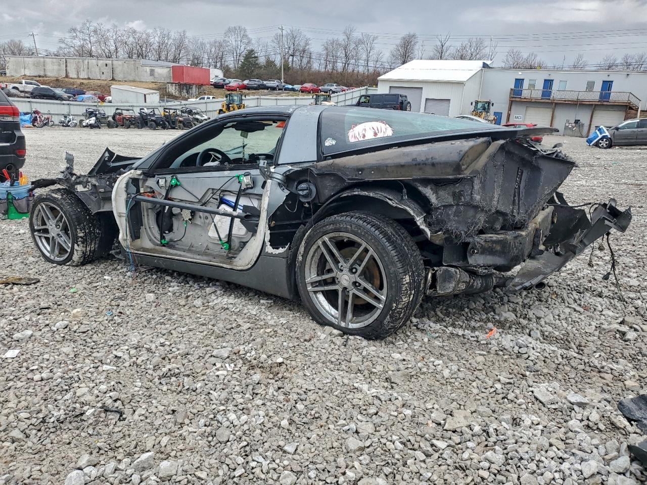 2004 CHEVROLET CORVETTE photo 2