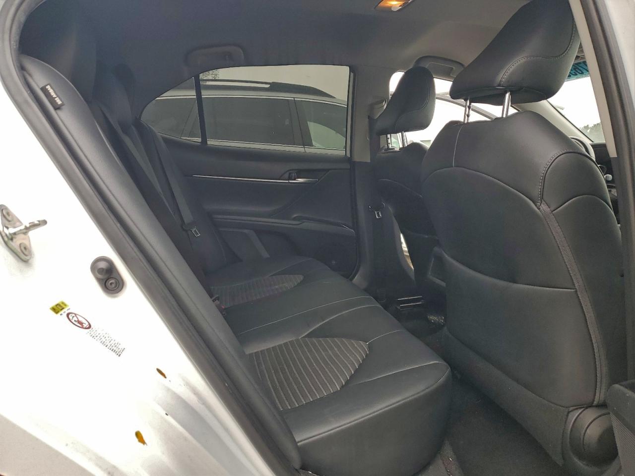 2019 TOYOTA CAMRY L photo 10