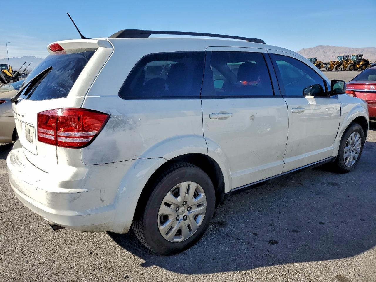 2017 DODGE JOURNEY SE photo 3