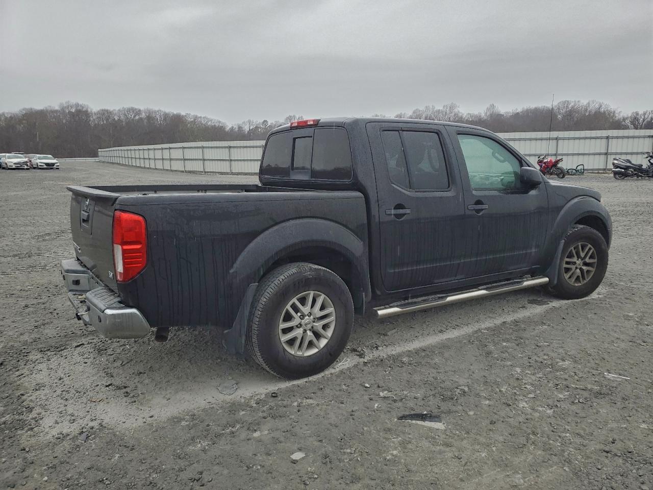2018 NISSAN FRONTIER photo 3