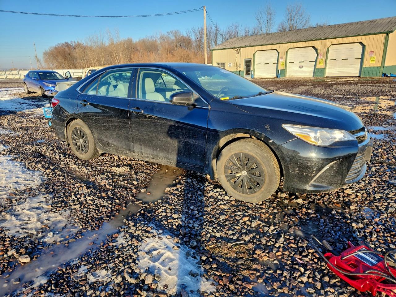 2017 TOYOTA CAMRY LE photo 4