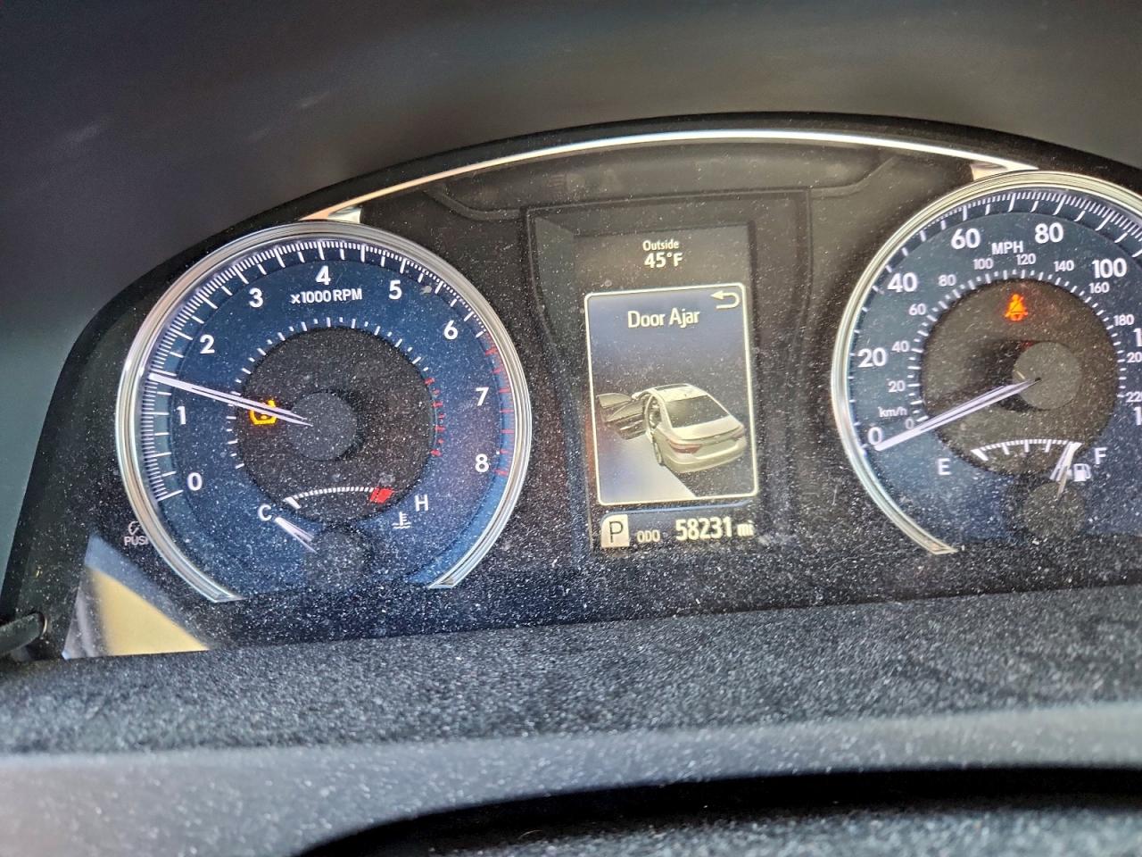 2017 TOYOTA CAMRY LE photo 9