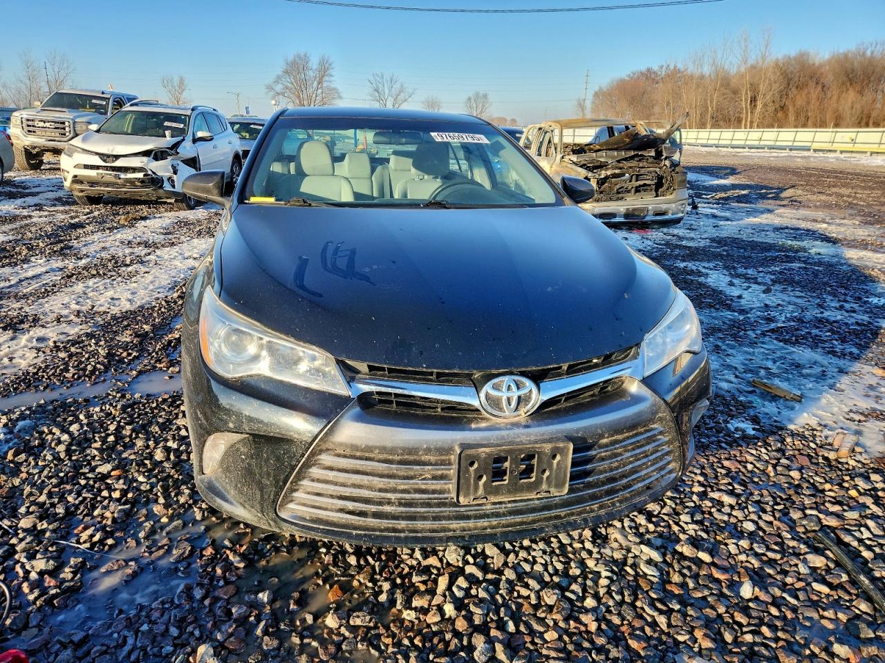 2017 TOYOTA CAMRY LE photo 5