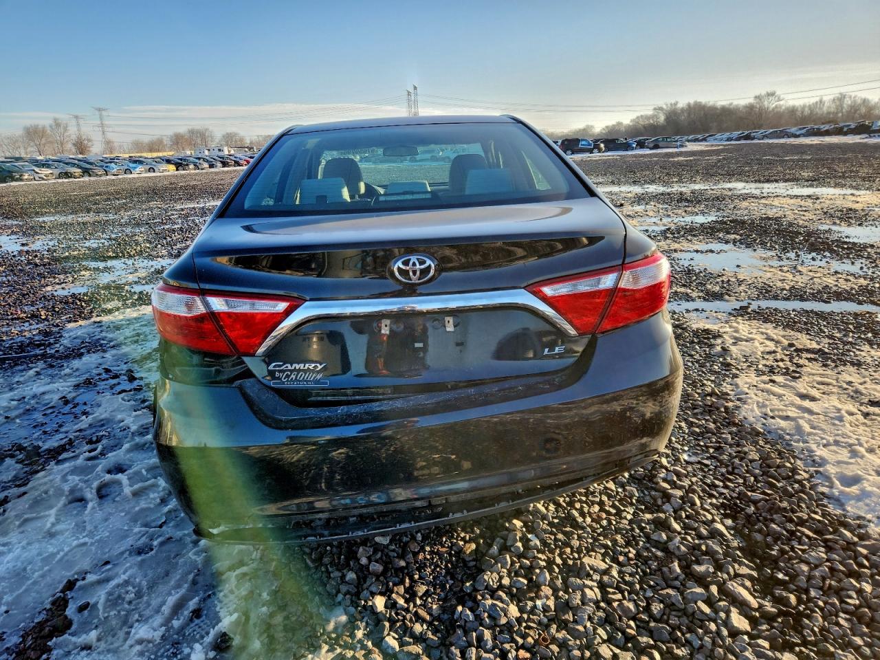 2017 TOYOTA CAMRY LE photo 6
