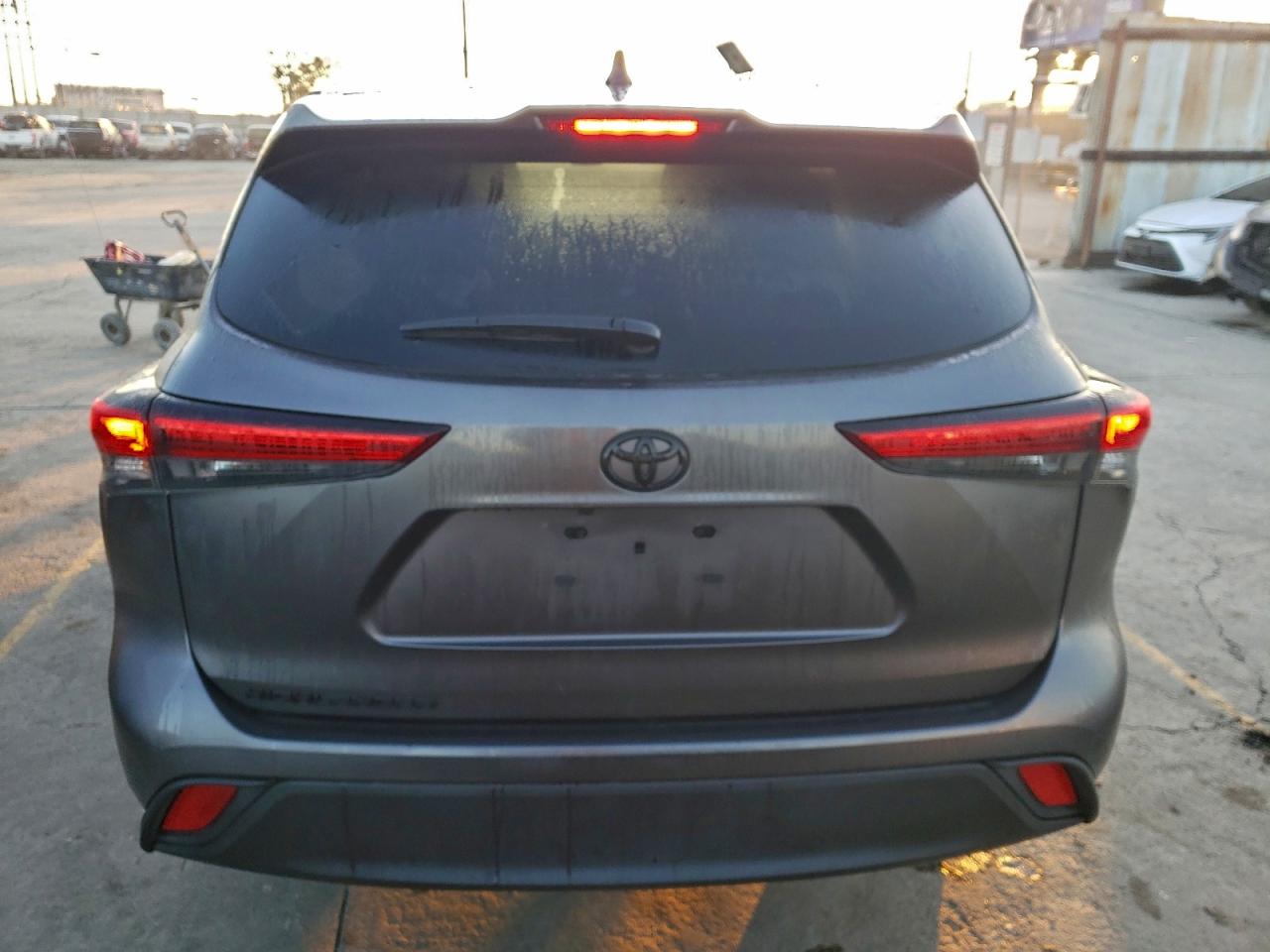 2023 TOYOTA HIGHLANDER L photo 6