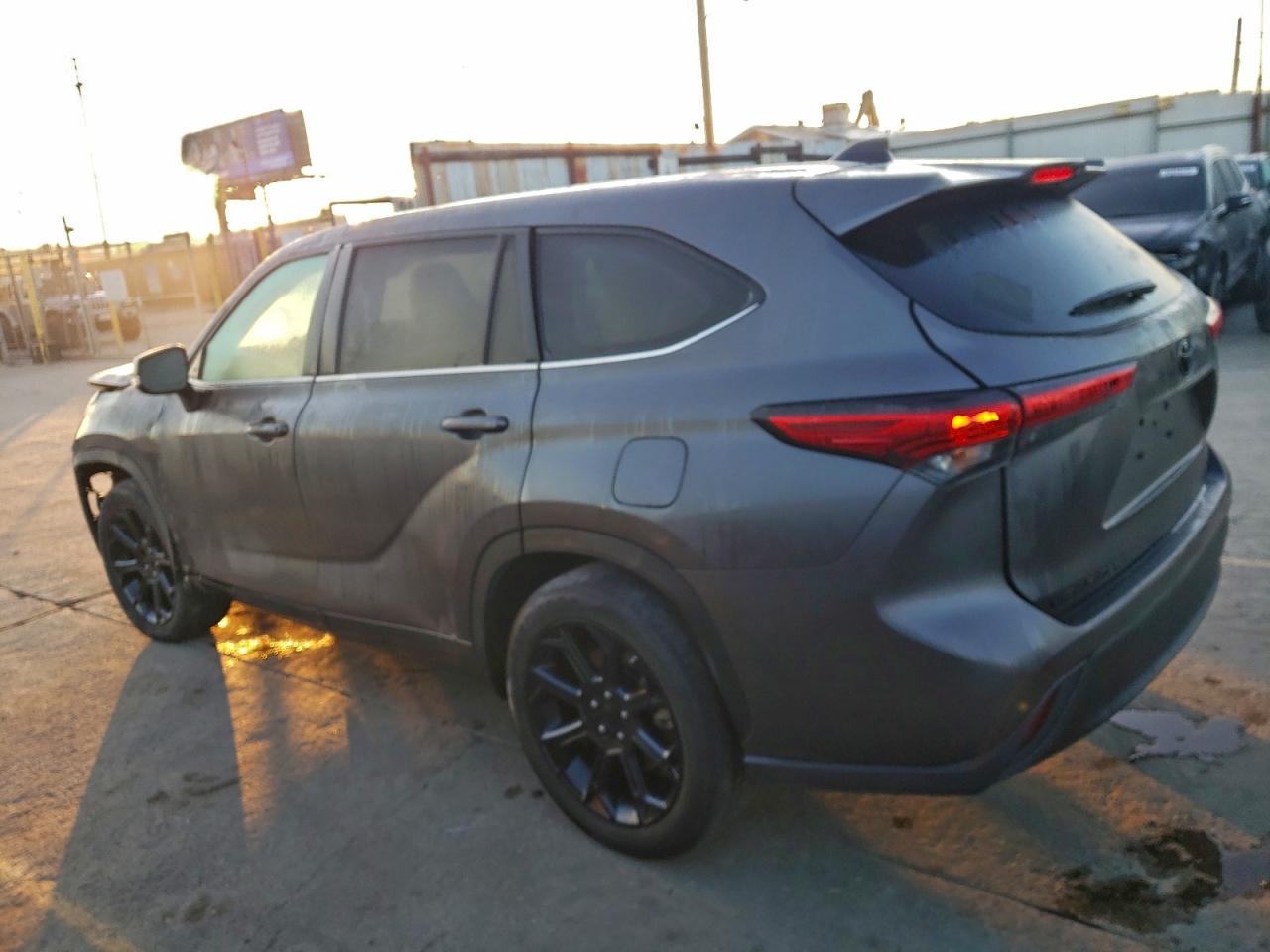 2023 TOYOTA HIGHLANDER L photo 2
