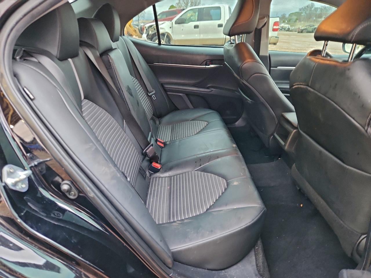 2021 TOYOTA CAMRY SE photo 10