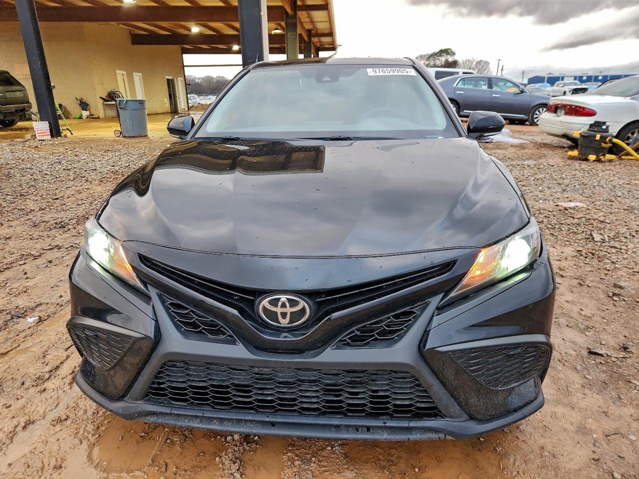 2021 TOYOTA CAMRY SE photo 5