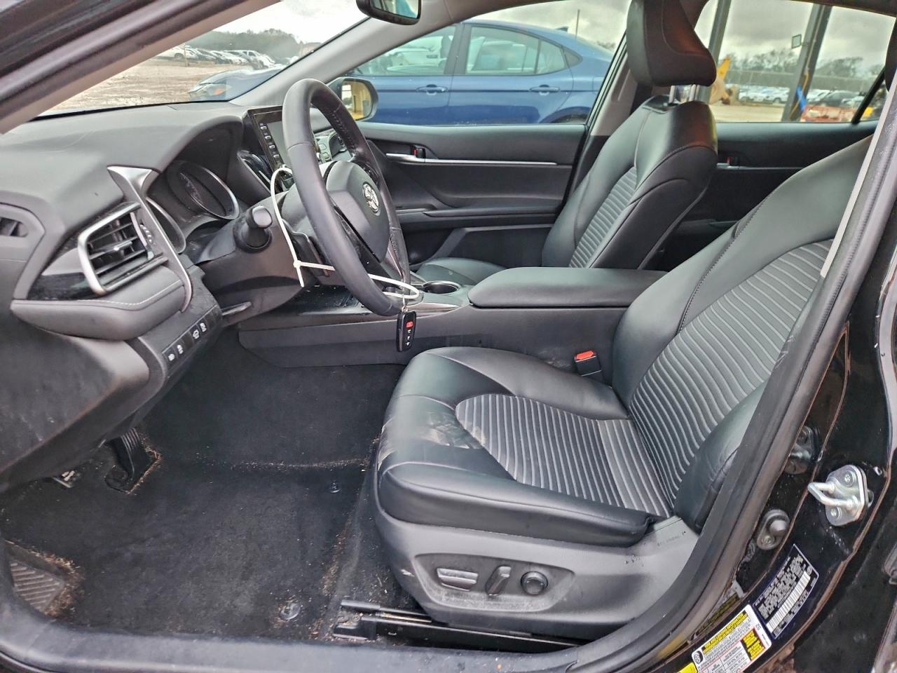 2021 TOYOTA CAMRY SE photo 7