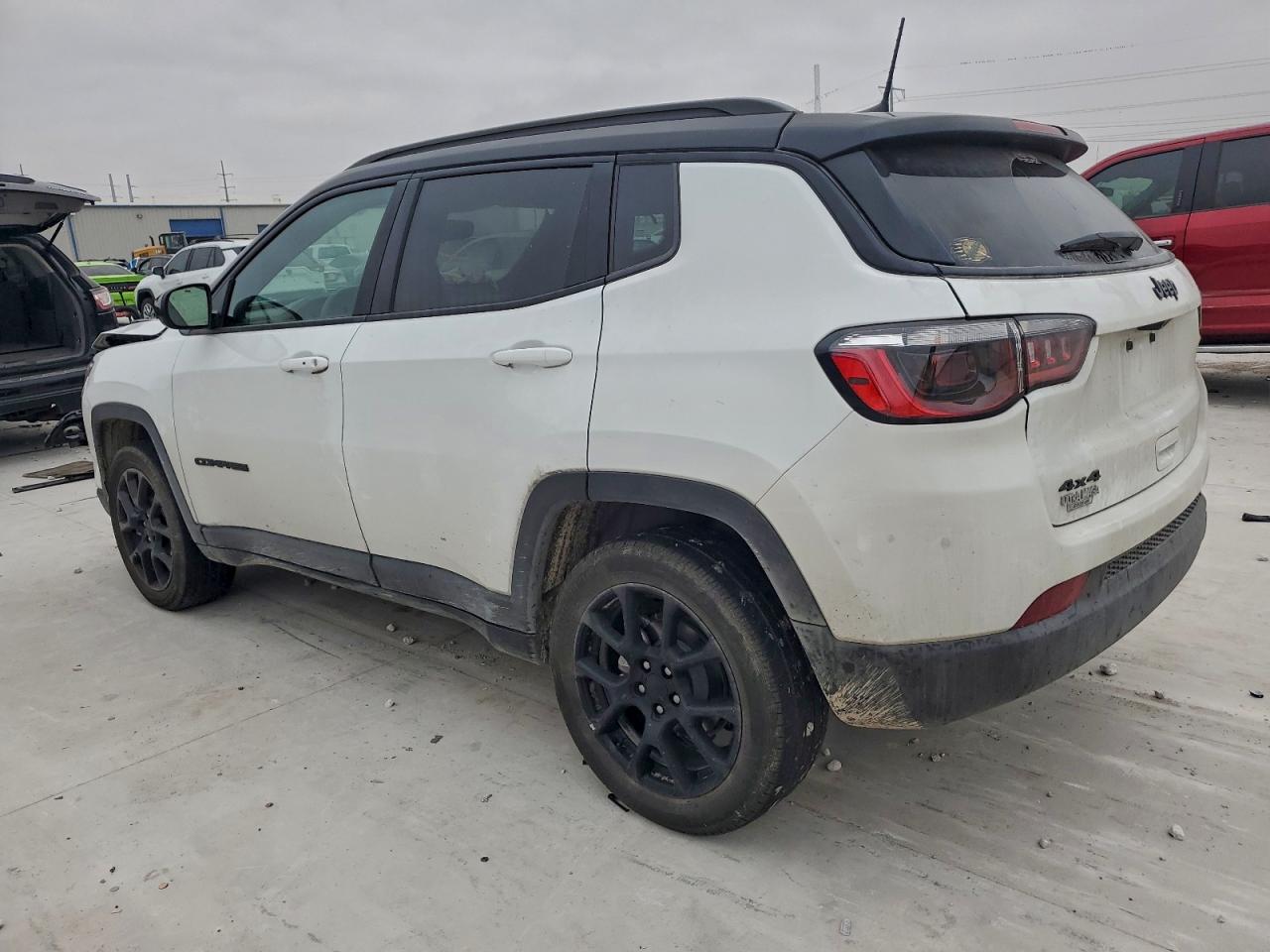2024 JEEP COMPASS LATITUDE photo 2