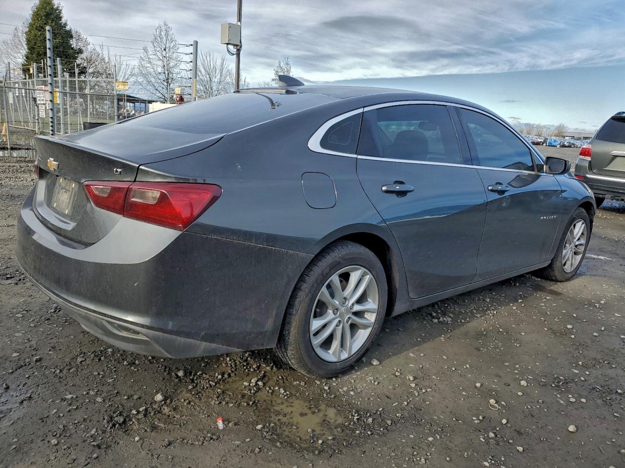 2017 CHEVROLET MALIBU LT photo 3