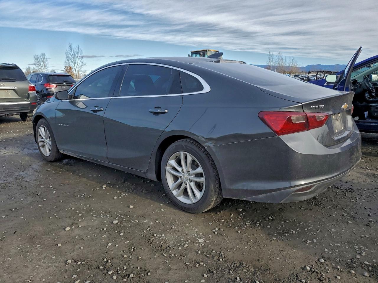 2017 CHEVROLET MALIBU LT photo 2