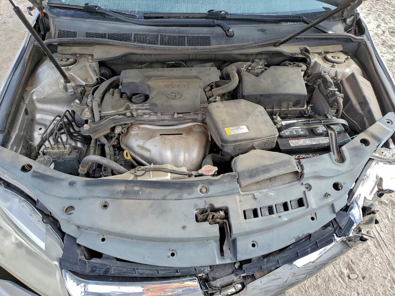 2016 TOYOTA CAMRY LE photo 11