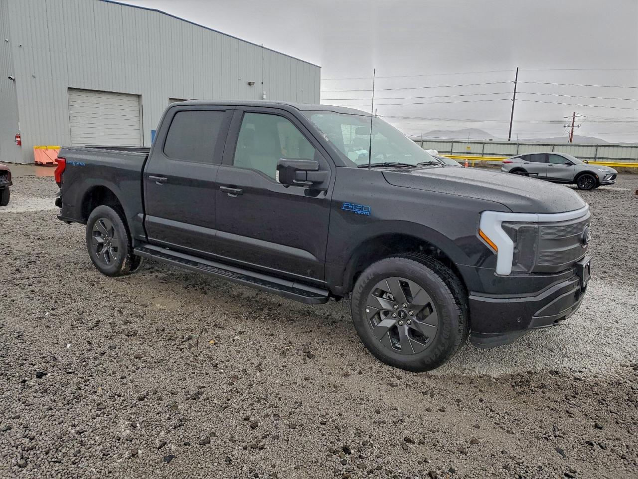 2025 FORD F150 LIGHTNING LARIAT photo 4