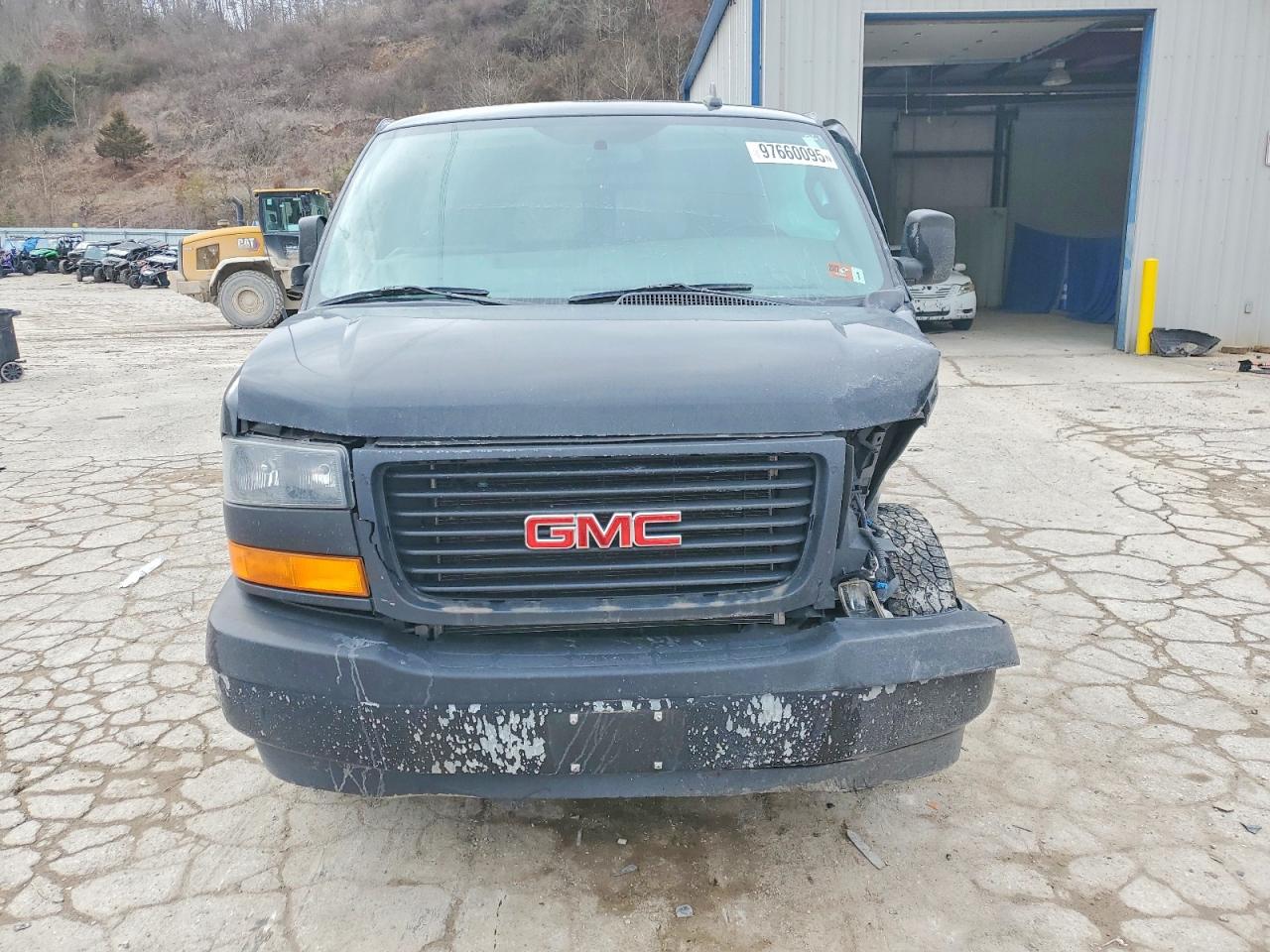 2022 GMC SAVANA G2500 LS photo 9