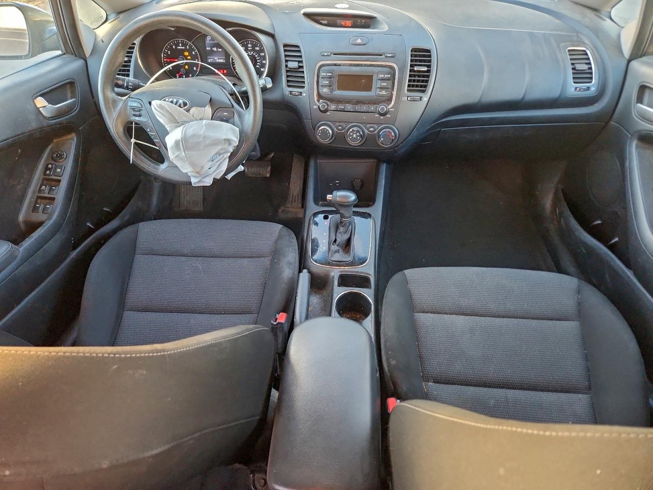 2017 KIA FORTE LX photo 8