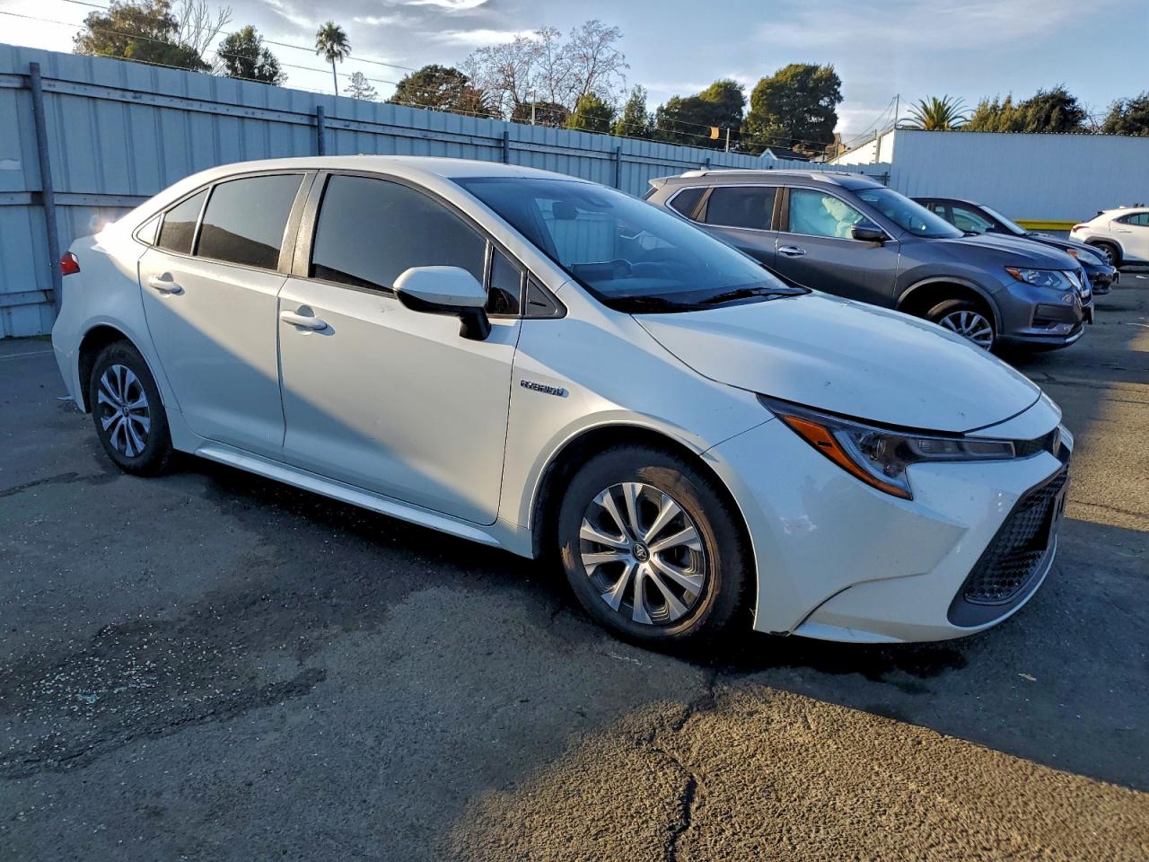 2021 TOYOTA COROLLA LE photo 4