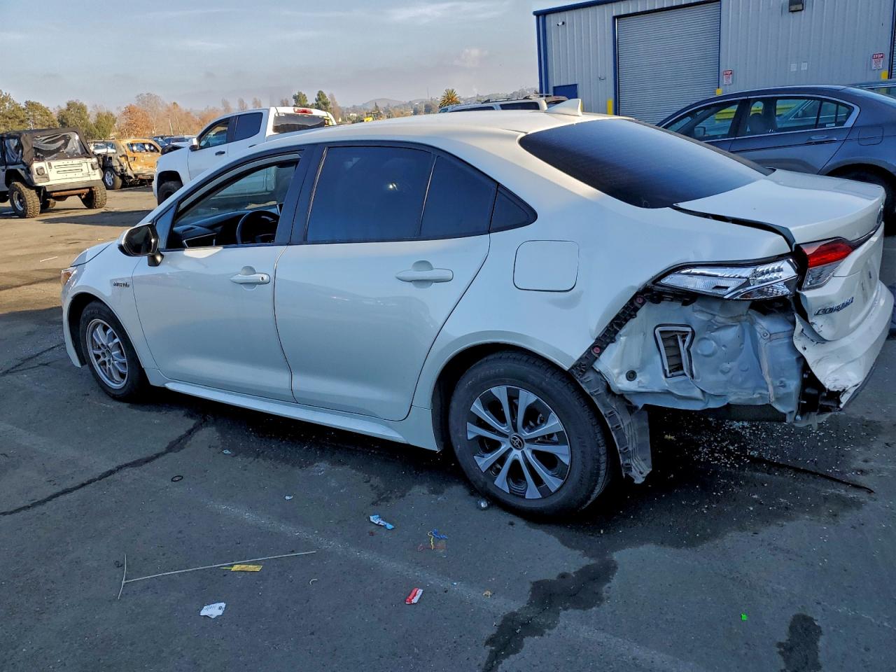 2021 TOYOTA COROLLA LE photo 2
