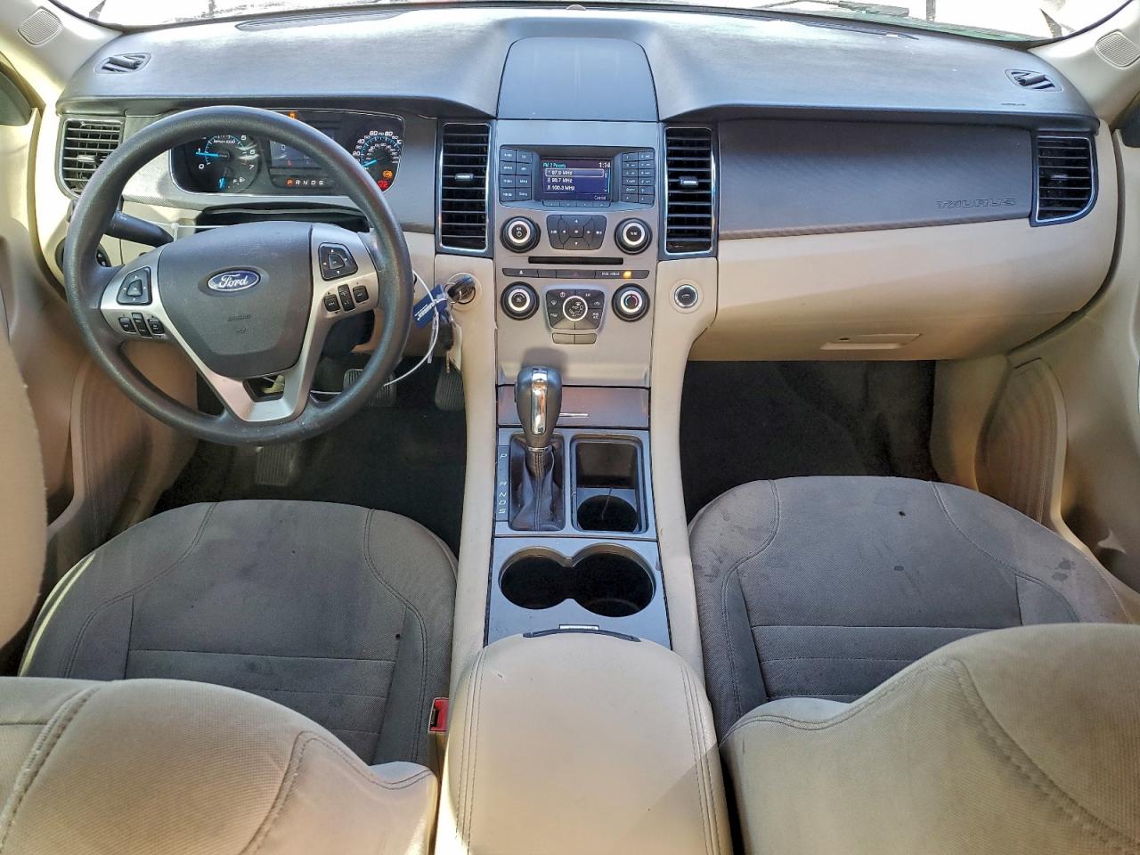 2016 FORD TAURUS SE photo 8