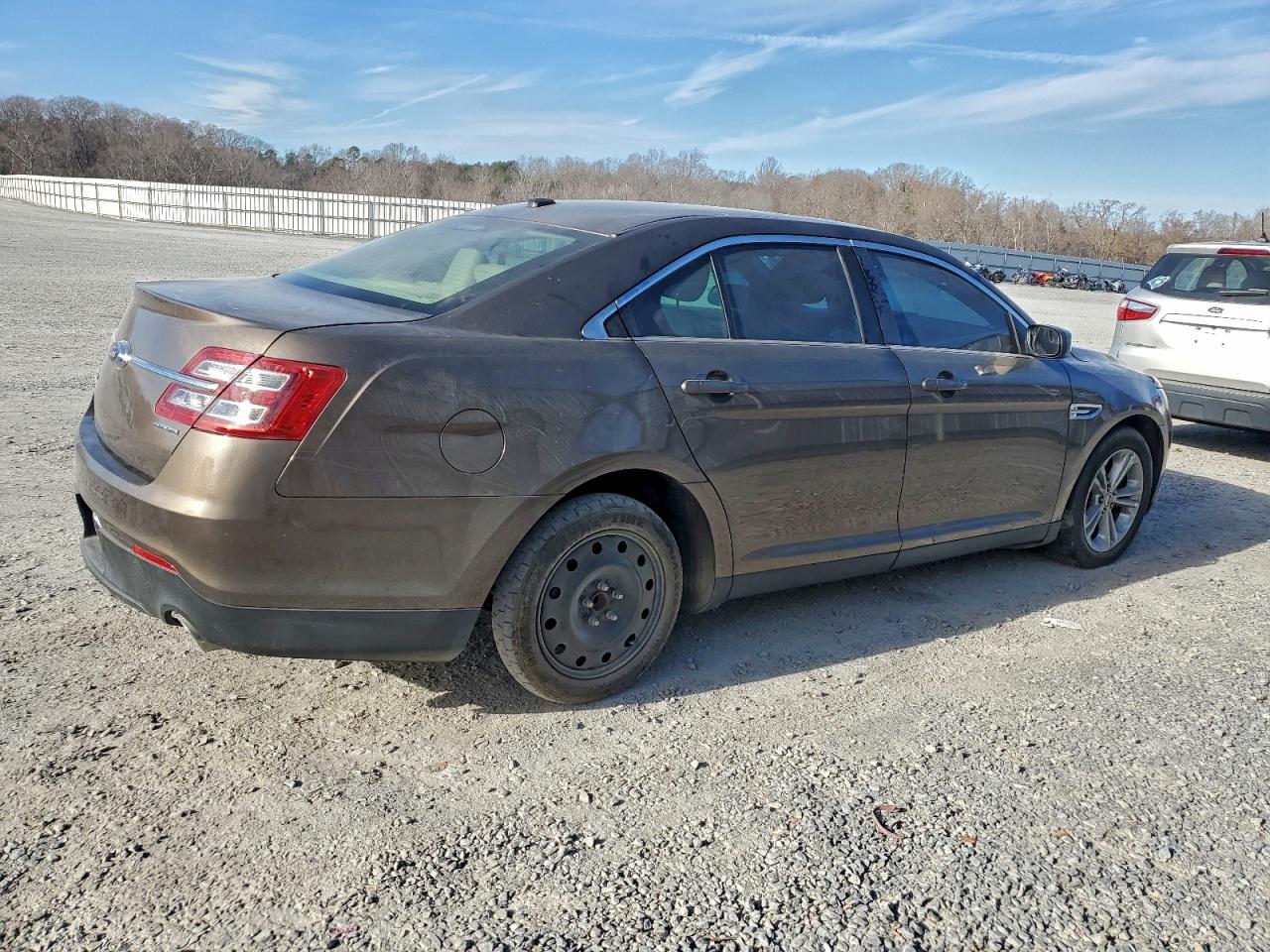 2016 FORD TAURUS SE photo 3