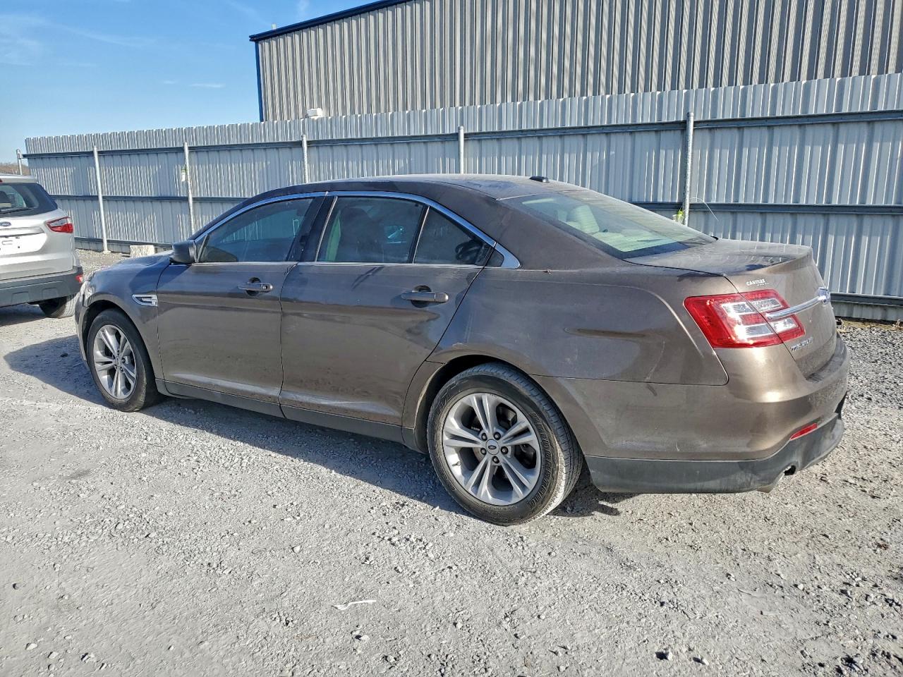 2016 FORD TAURUS SE photo 2