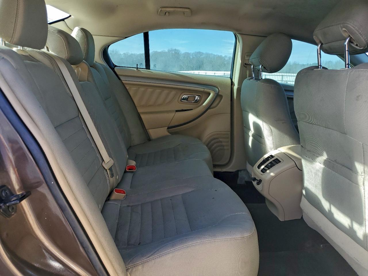 2016 FORD TAURUS SE photo 10