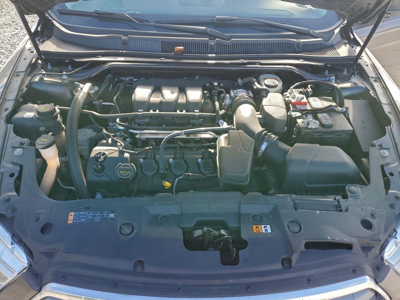 2016 FORD TAURUS SE photo 11