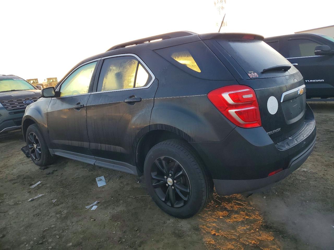 2017 CHEVROLET EQUINOX LT photo 2
