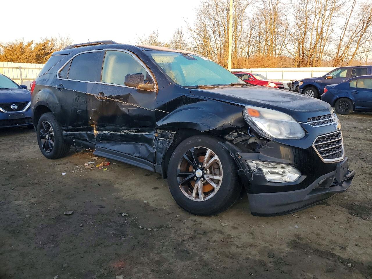 2017 CHEVROLET EQUINOX LT photo 4